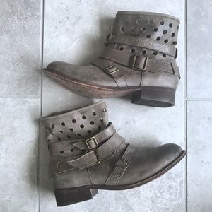Hinge grey leather moto booties
